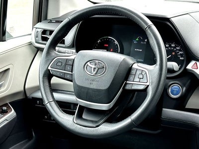 2024 Toyota Sienna XLE 8 Passenger