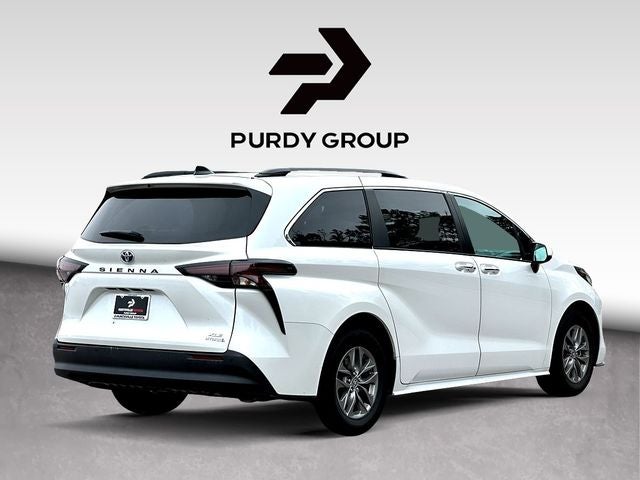 2024 Toyota Sienna XLE 8 Passenger
