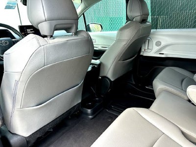 2025 Toyota Sienna XLE 8-Passenger