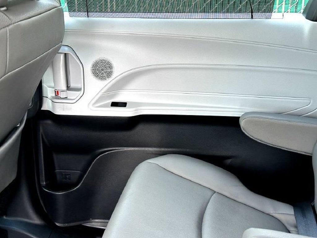 2025 Toyota Sienna XLE 8-Passenger