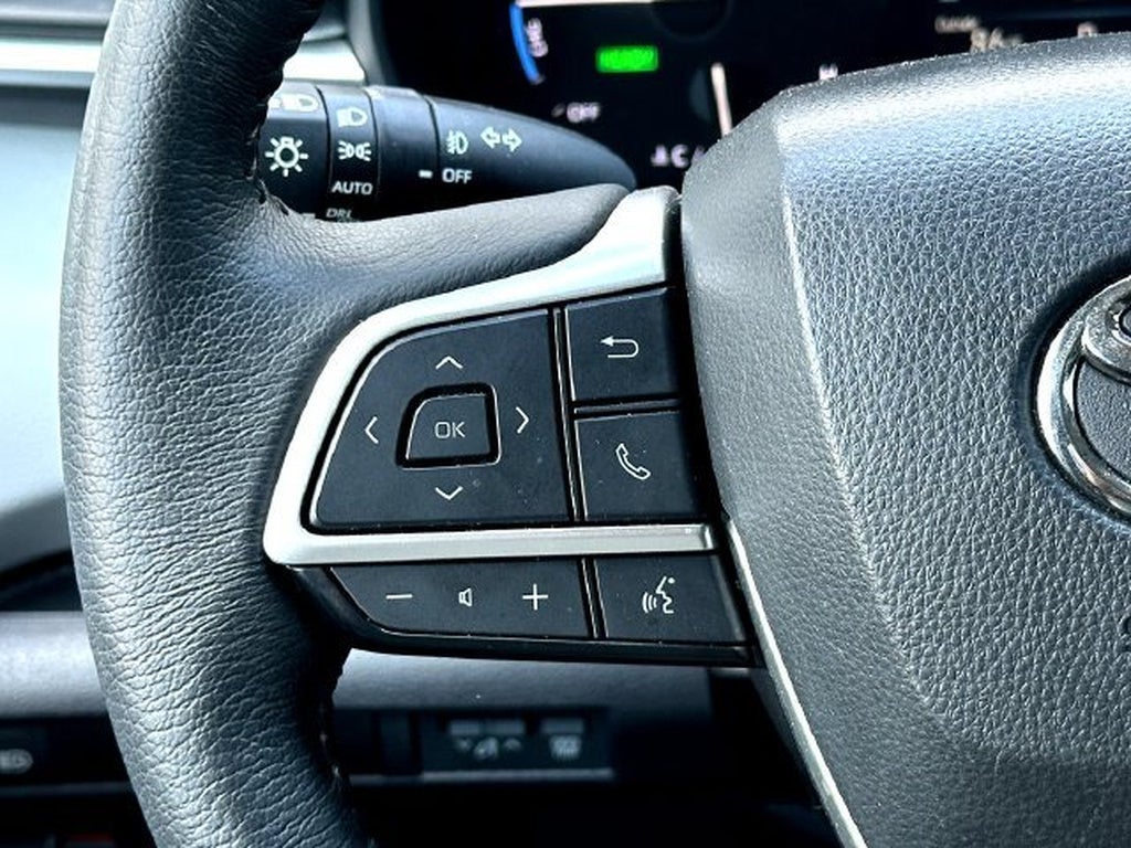 2025 Toyota Sienna XLE 8-Passenger