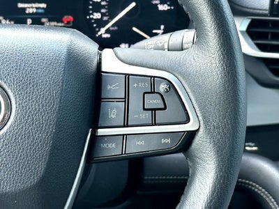 2025 Toyota Sienna XLE 8-Passenger