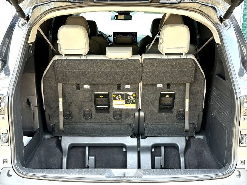 2025 Toyota Sienna XLE 8-Passenger
