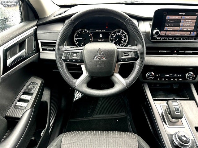 2022 Mitsubishi Outlander ES