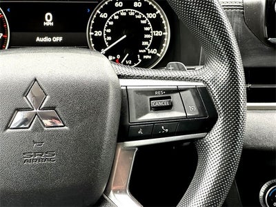 2022 Mitsubishi Outlander ES