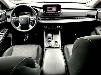 2022 Mitsubishi Outlander ES