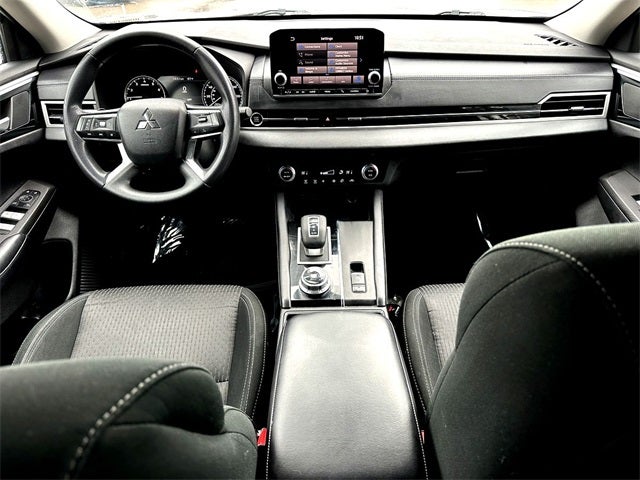 2022 Mitsubishi Outlander ES