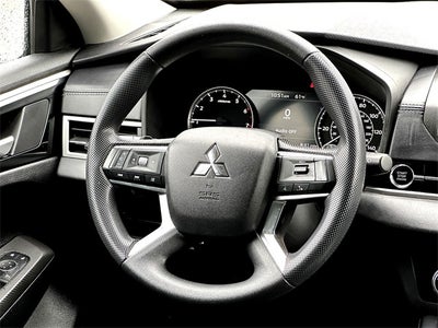 2022 Mitsubishi Outlander ES