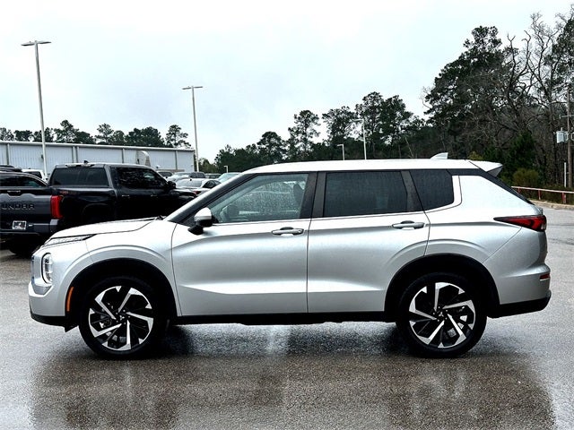 2022 Mitsubishi Outlander ES