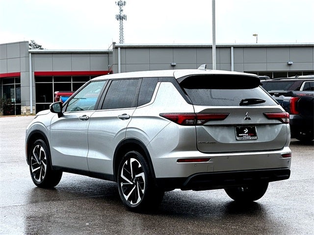 2022 Mitsubishi Outlander ES
