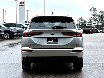 2022 Mitsubishi Outlander ES