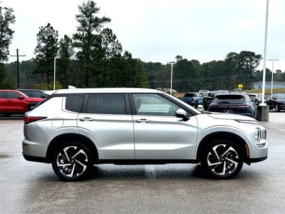 2022 Mitsubishi Outlander ES