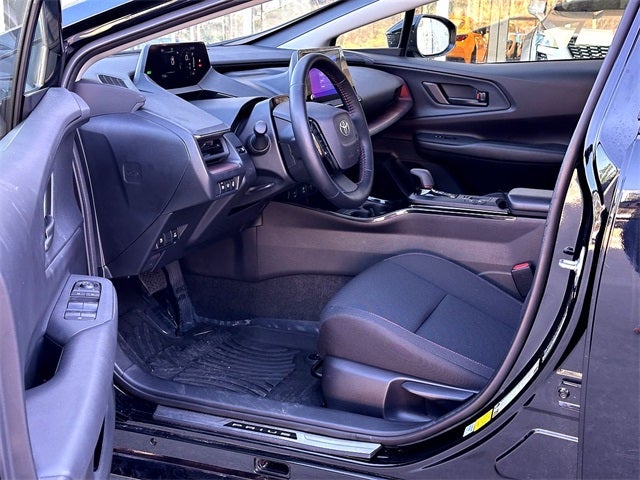 2025 Toyota Prius Plug-In Hybrid SE