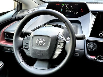 2025 Toyota Prius Plug-In Hybrid SE
