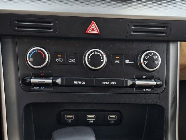 2024 Kia Carnival LX