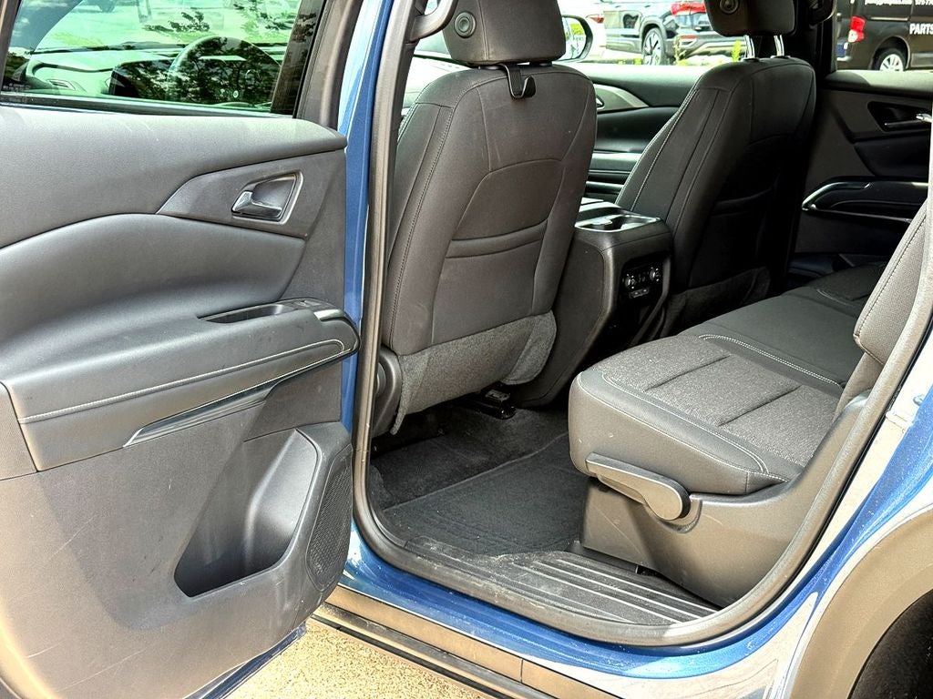 2024 Chevrolet Traverse LS