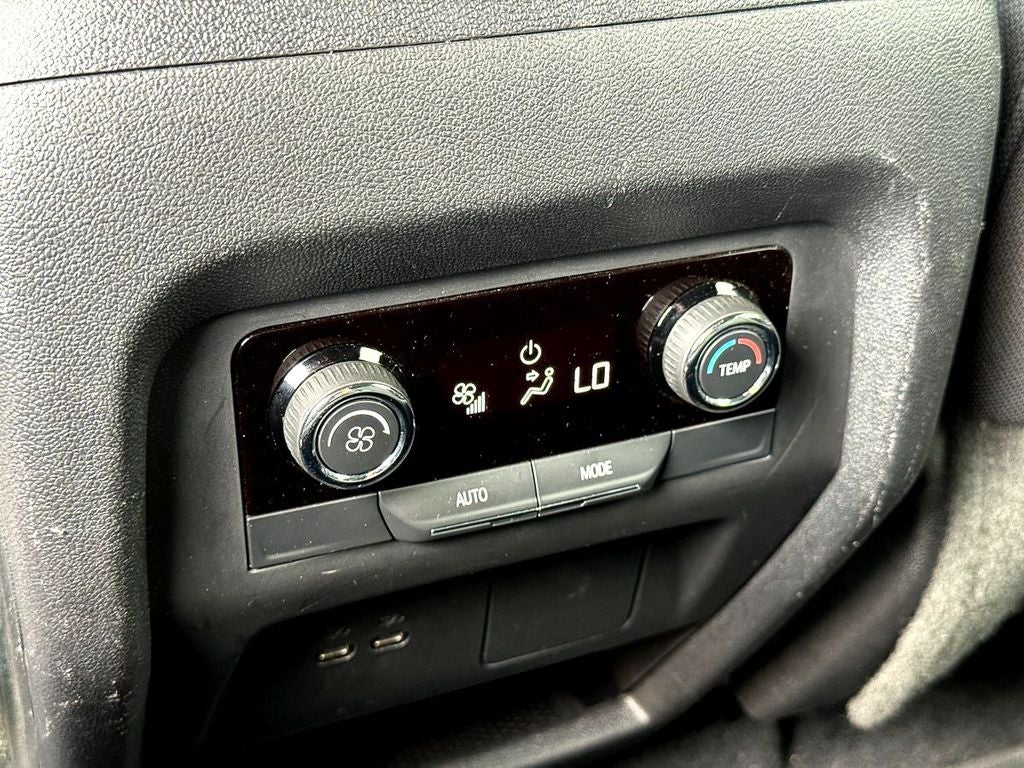 2024 Chevrolet Traverse LS