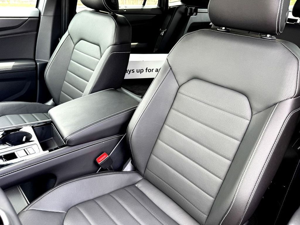 2026 Volkswagen Atlas Cross Sport 2.0T SEL R-Line Black