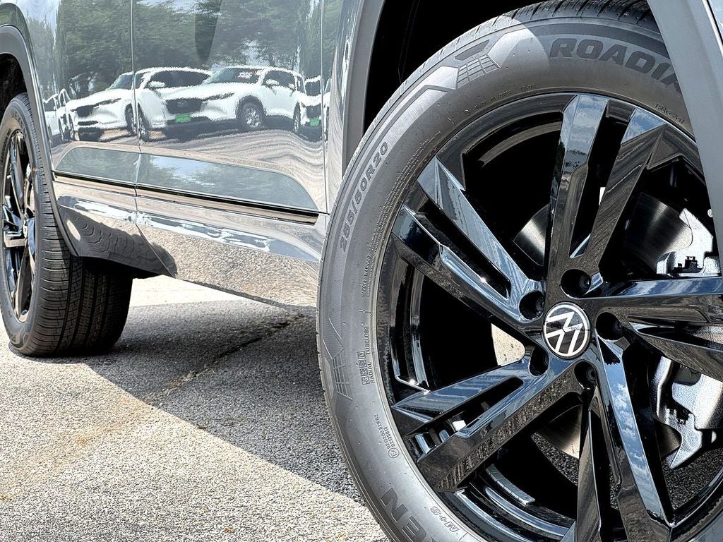 2026 Volkswagen Atlas Cross Sport 2.0T SEL R-Line Black