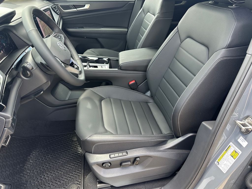 2026 Volkswagen Atlas Cross Sport 2.0T SEL R-Line Black