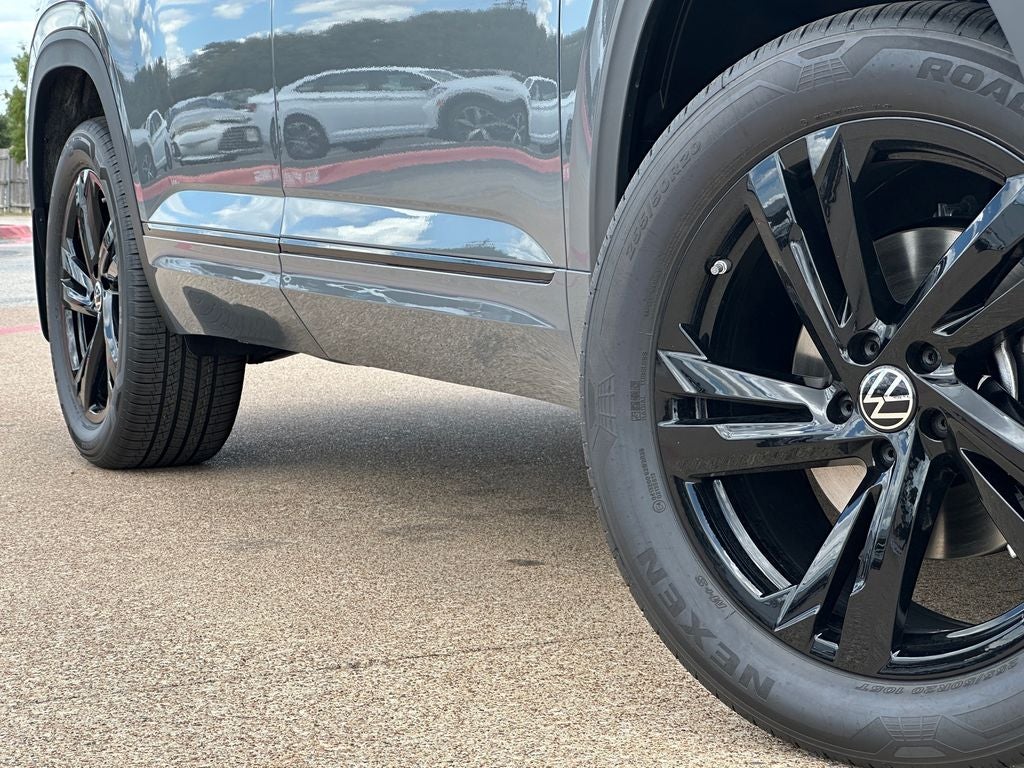 2026 Volkswagen Atlas Cross Sport 2.0T SEL R-Line Black