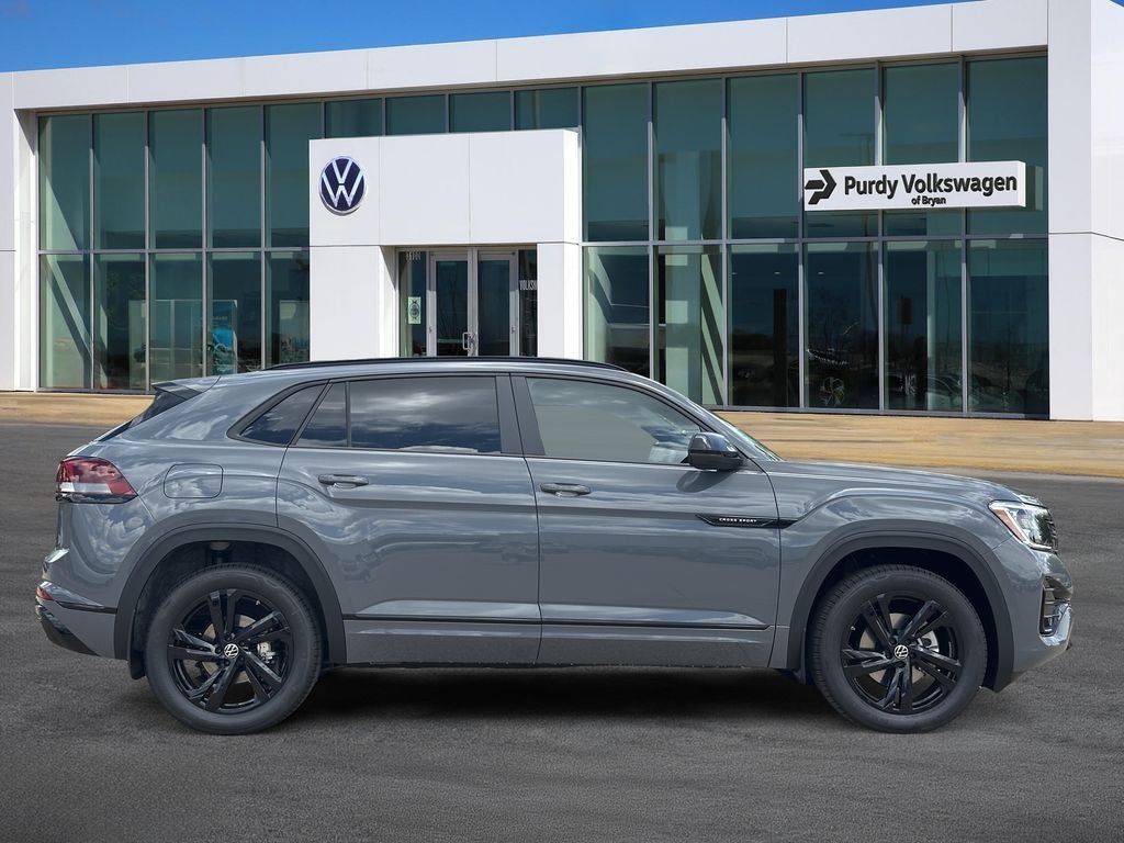 2026 Volkswagen Atlas Cross Sport 2.0T SEL R-Line Black