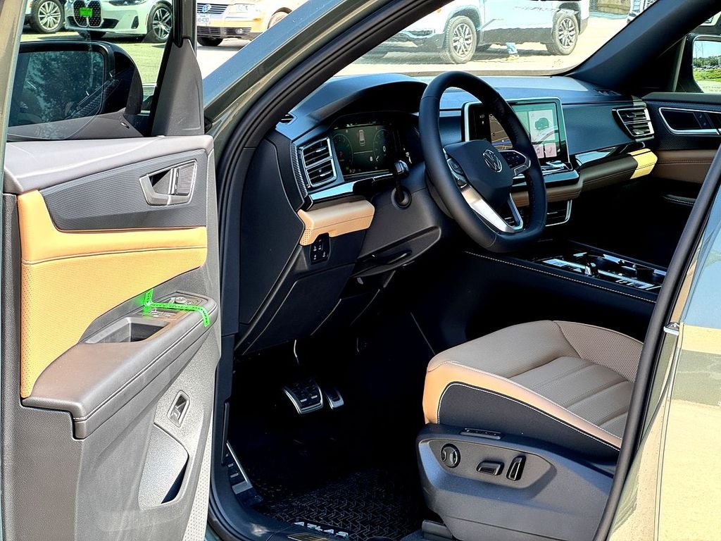 2026 Volkswagen Atlas Cross Sport 2.0T SEL R-Line Black