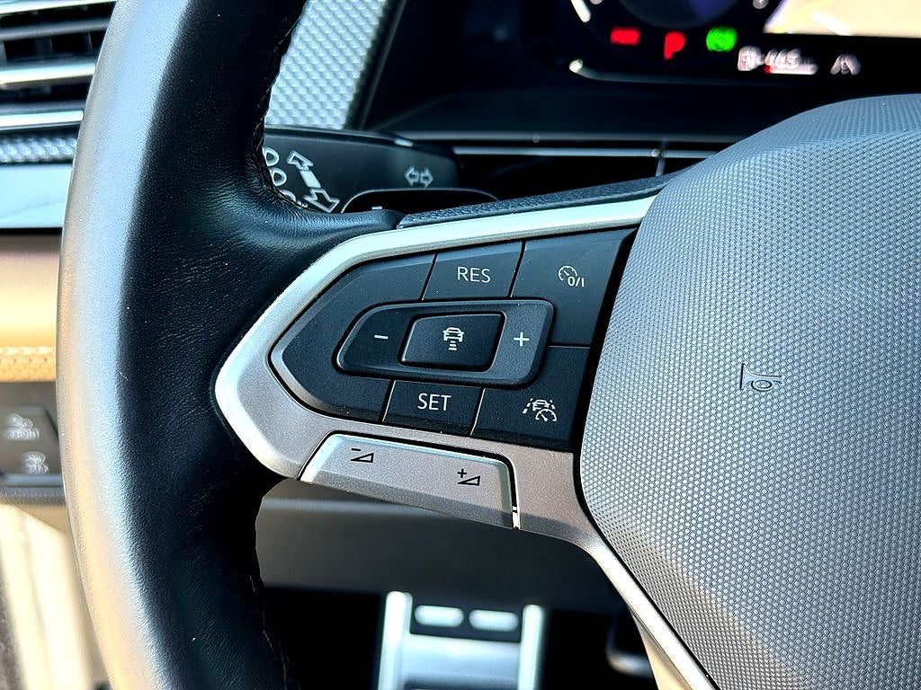 2024 Volkswagen Atlas Cross Sport 2.0T SEL R-Line