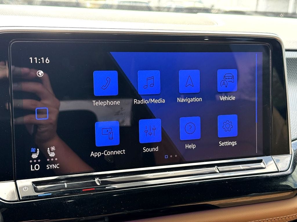 2024 Volkswagen Atlas Cross Sport 2.0T SEL