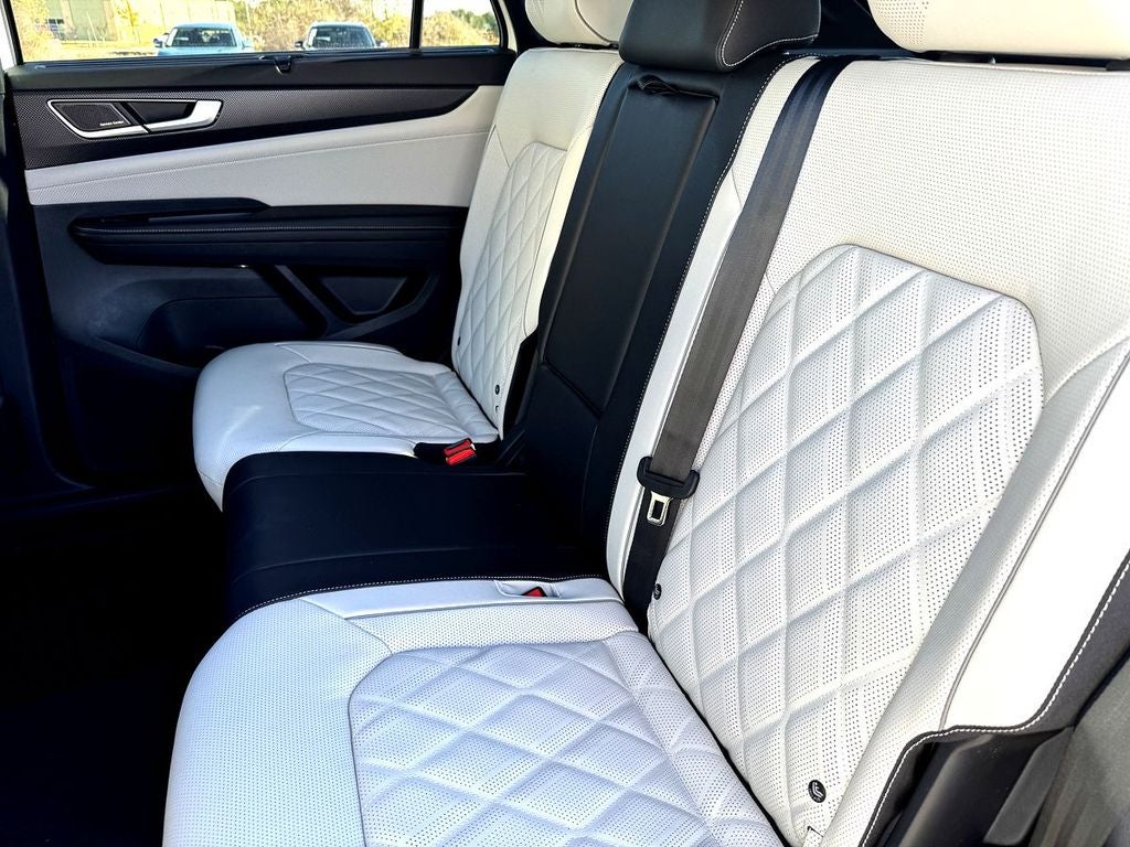 2026 Volkswagen Atlas Cross Sport 2.0T SEL Premium R-Line