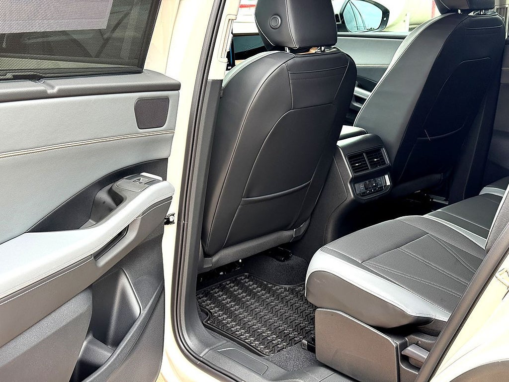 2027 Volkswagen Atlas SE w/Technology
