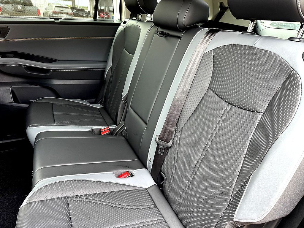 2027 Volkswagen Atlas SE w/Technology