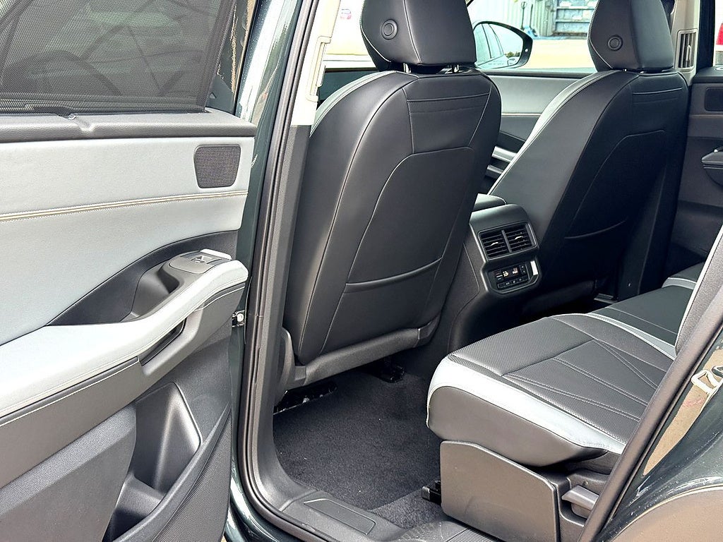 2027 Volkswagen Atlas SE w/Technology