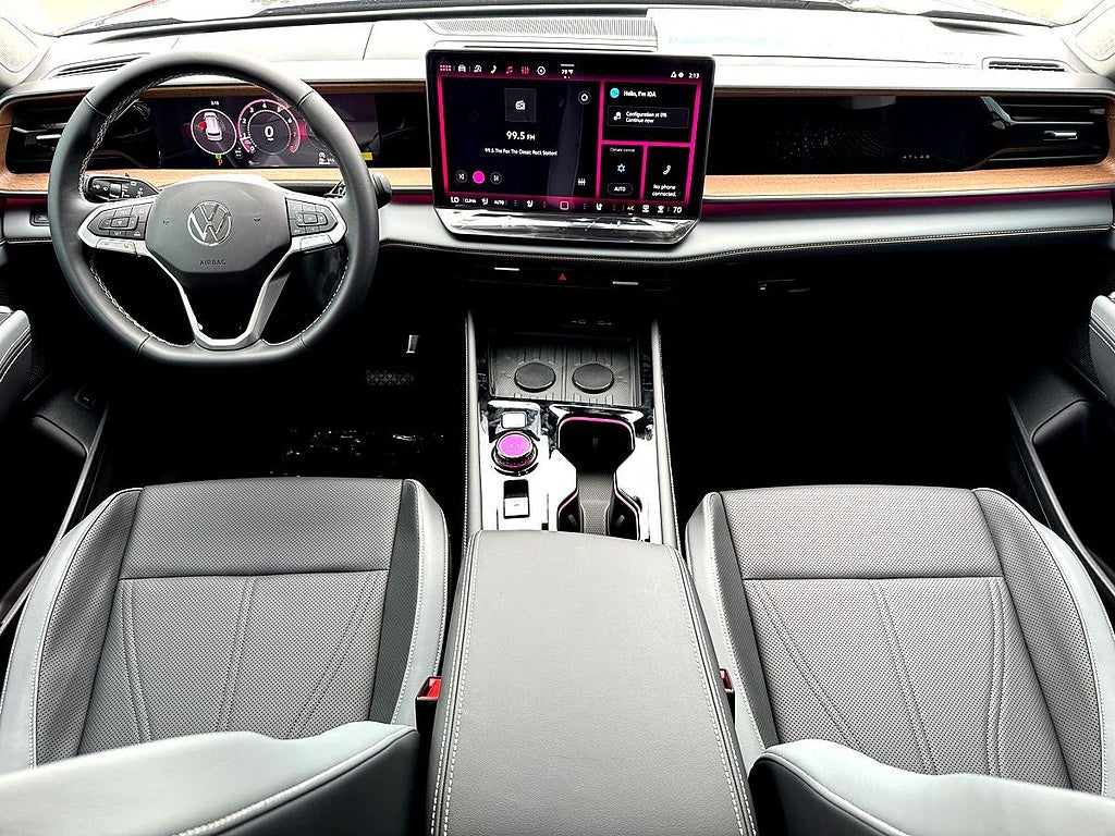 2027 Volkswagen Atlas SE w/Technology