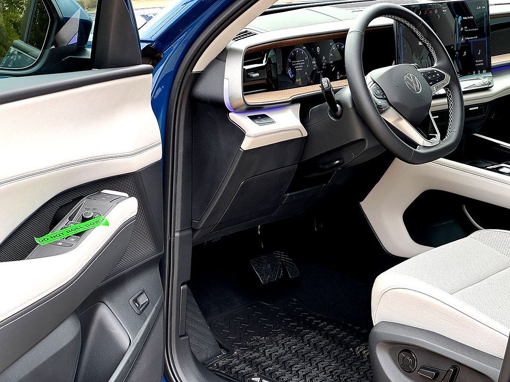 2027 Volkswagen Atlas SE w/Technology