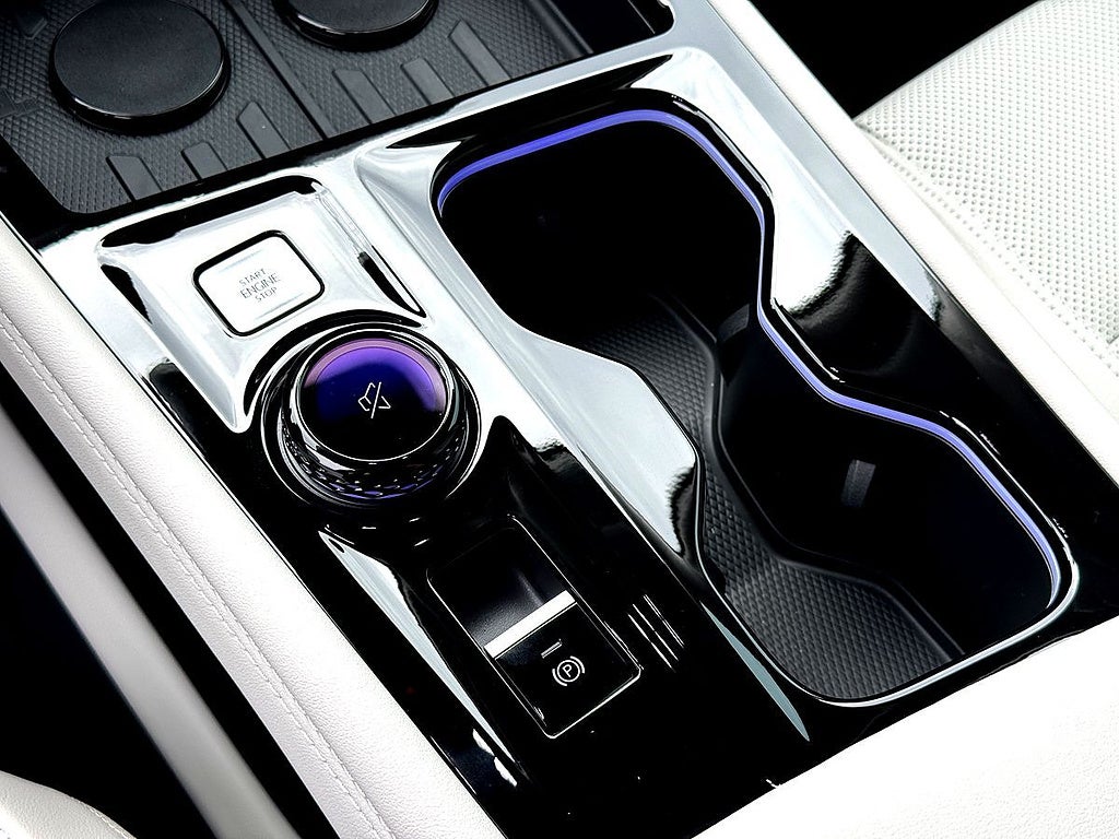 2027 Volkswagen Atlas SE w/Technology