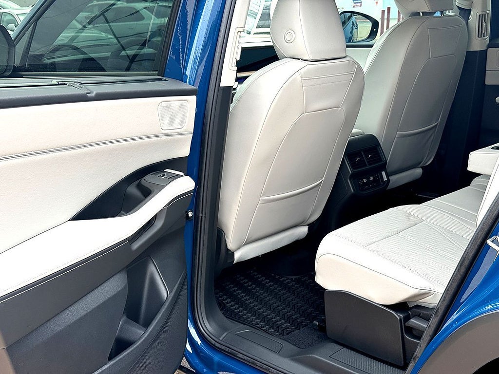2027 Volkswagen Atlas SE w/Technology