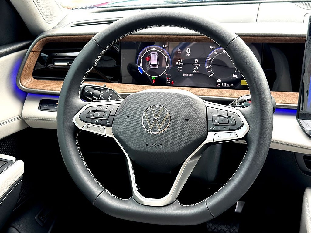 2027 Volkswagen Atlas SE w/Technology