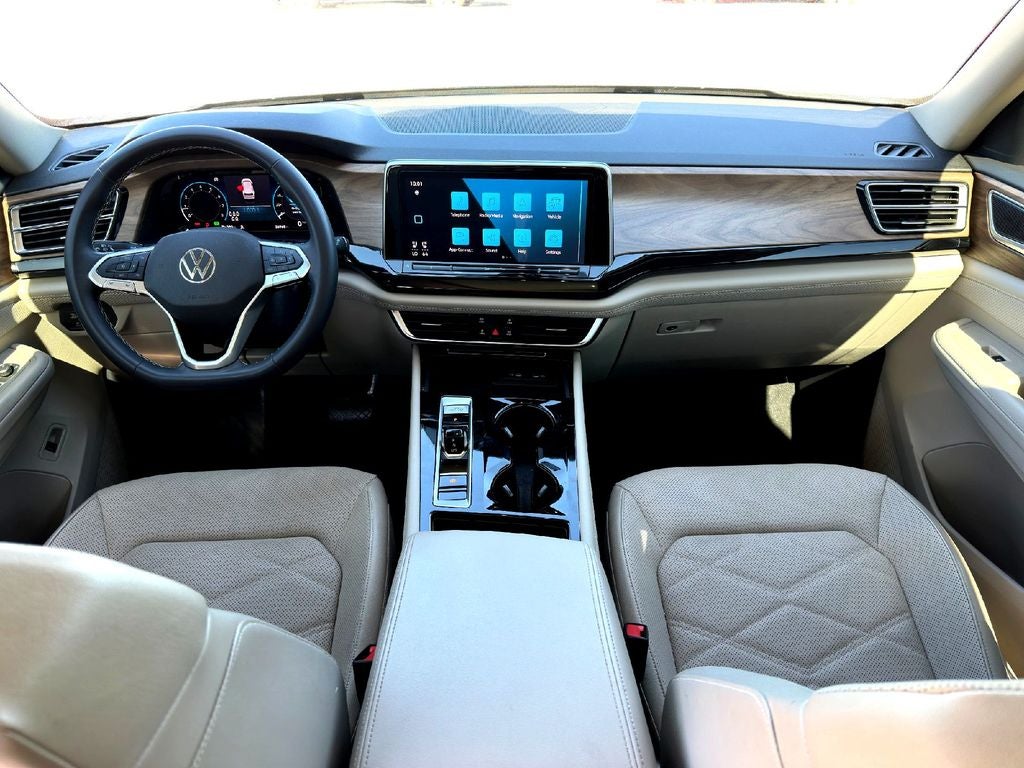 2024 Volkswagen Atlas 2.0T SE w/Technology