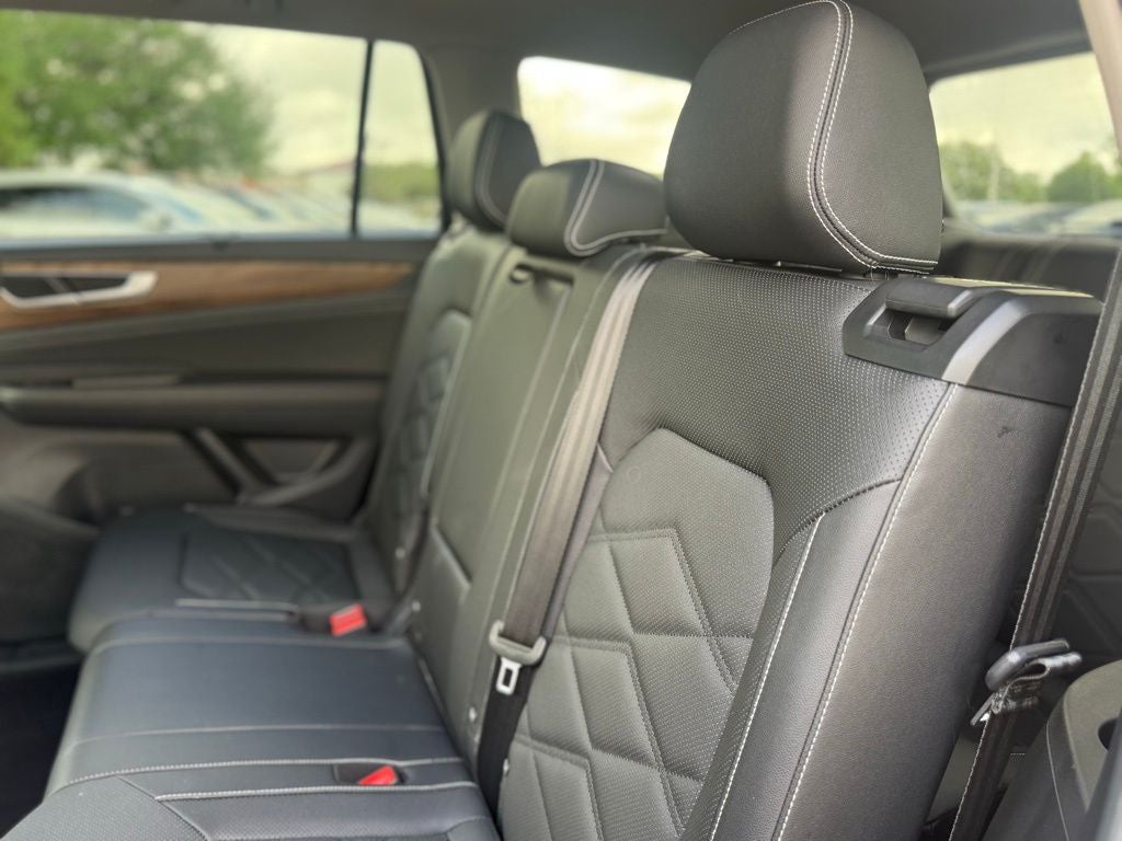 2025 Volkswagen Atlas 2.0T SE w/Technology