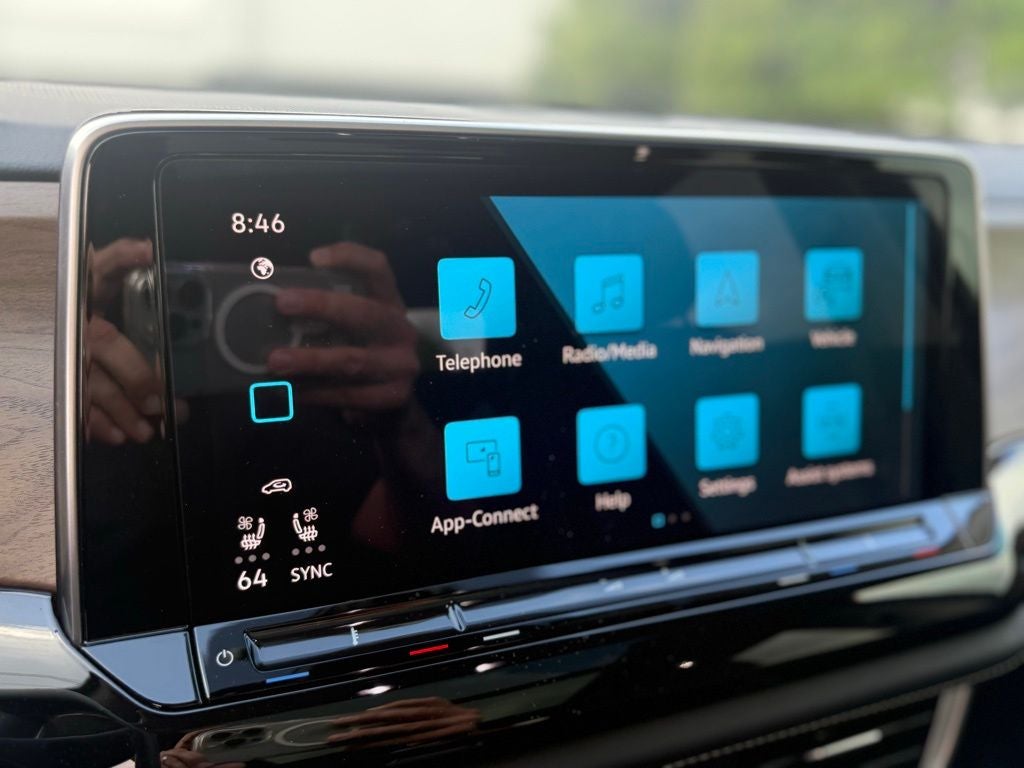 2025 Volkswagen Atlas 2.0T SE w/Technology