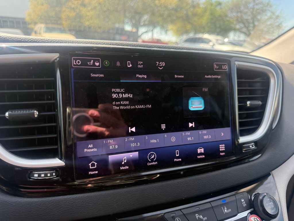 2023 Chrysler Pacifica Touring L