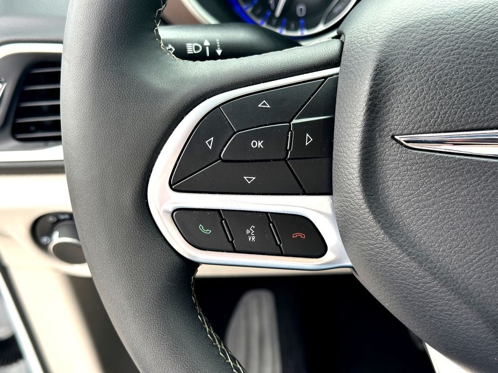 2024 Chrysler Voyager LX