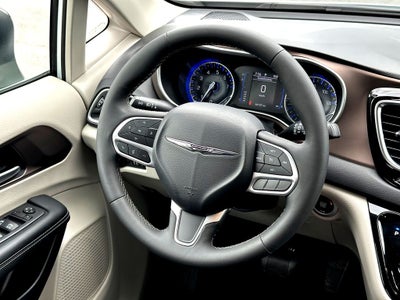 2024 Chrysler Voyager LX