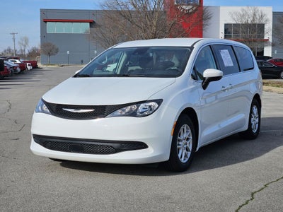 2023 Chrysler Voyager LX