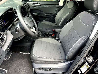 2026 Volkswagen Taos 1.5T SE Black
