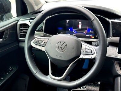 2026 Volkswagen Taos 1.5T SE Black
