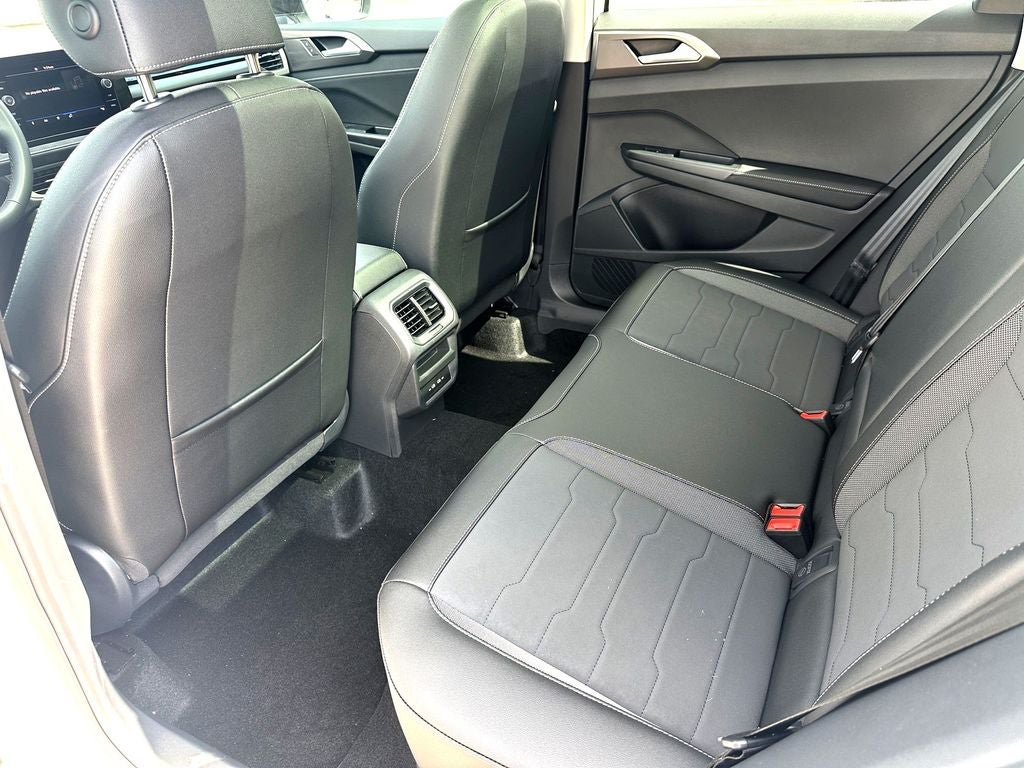 2026 Volkswagen Taos 1.5T SE Black