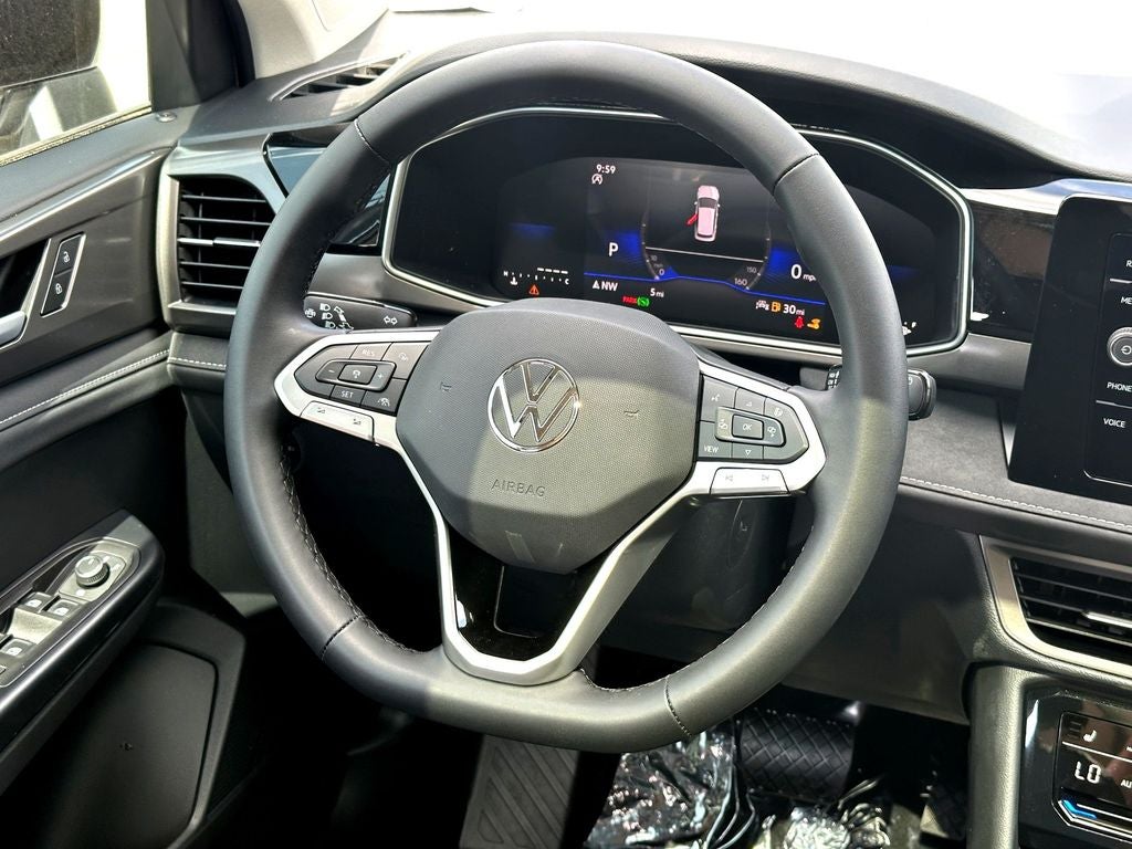 2026 Volkswagen Taos 1.5T SE Black