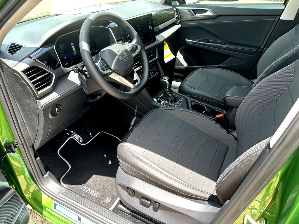 2026 Volkswagen Taos 1.5T SE Black